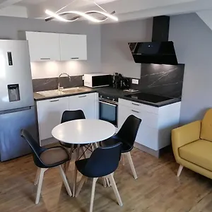 appartement-moderne-entierement-renove.hotels-rhonealpes.com/